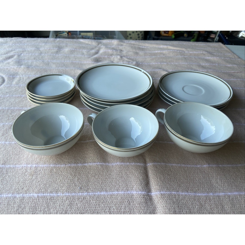 St. Regis Fine China Lot Of 15 Coffee Cups Ivory Gold Wedding Band Japan #102
